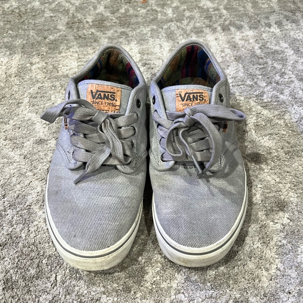 VANS GRAY SUEDE LOW TOP MENS 9.5